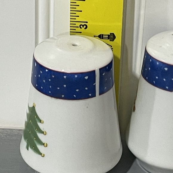 Royal Norfolk Christmas Salt and Pepper Shakers Snowman Christmas Tree Holiday - Picture 4 of 4
